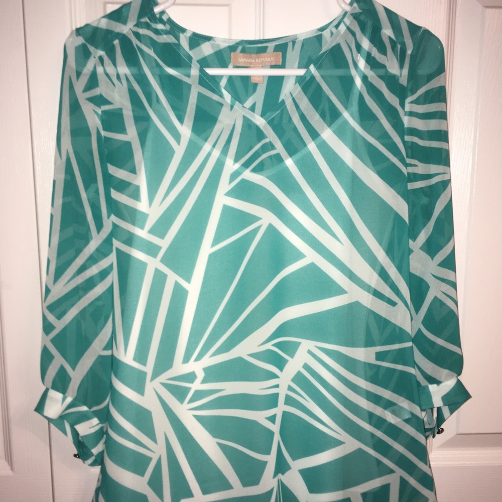 Banana Republic Sheer tunic with camisole.